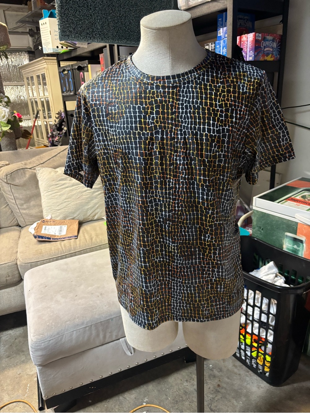 Premier Short-Sleeve Grid Print Tee in Black, gold